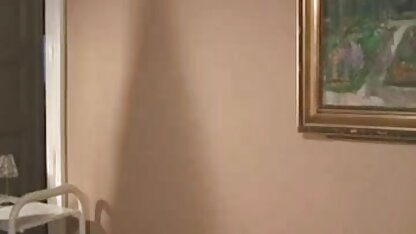 कुचल पत्नी एक छिपे हुए कैमरे पर सेक्सी मूवी वीडियो इंग्लिश शौचालय में