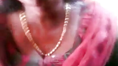 एक लड़की बुना हुआ मोज़ा में पीछे से एक इंग्लिश फिल्म सेक्सी फुल कंडोम में