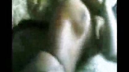 श्यामला उसे जी तार और योनी के बाहर से पता चलता सेक्सी मूवी वीडियो इंग्लिश है