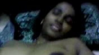 एक आदमी फिल्माया एक छिपे हुए कैमरे के साथ एक काले वेश्या के साथ इंग्लिश में सेक्सी मूवी एक बड़े गधे